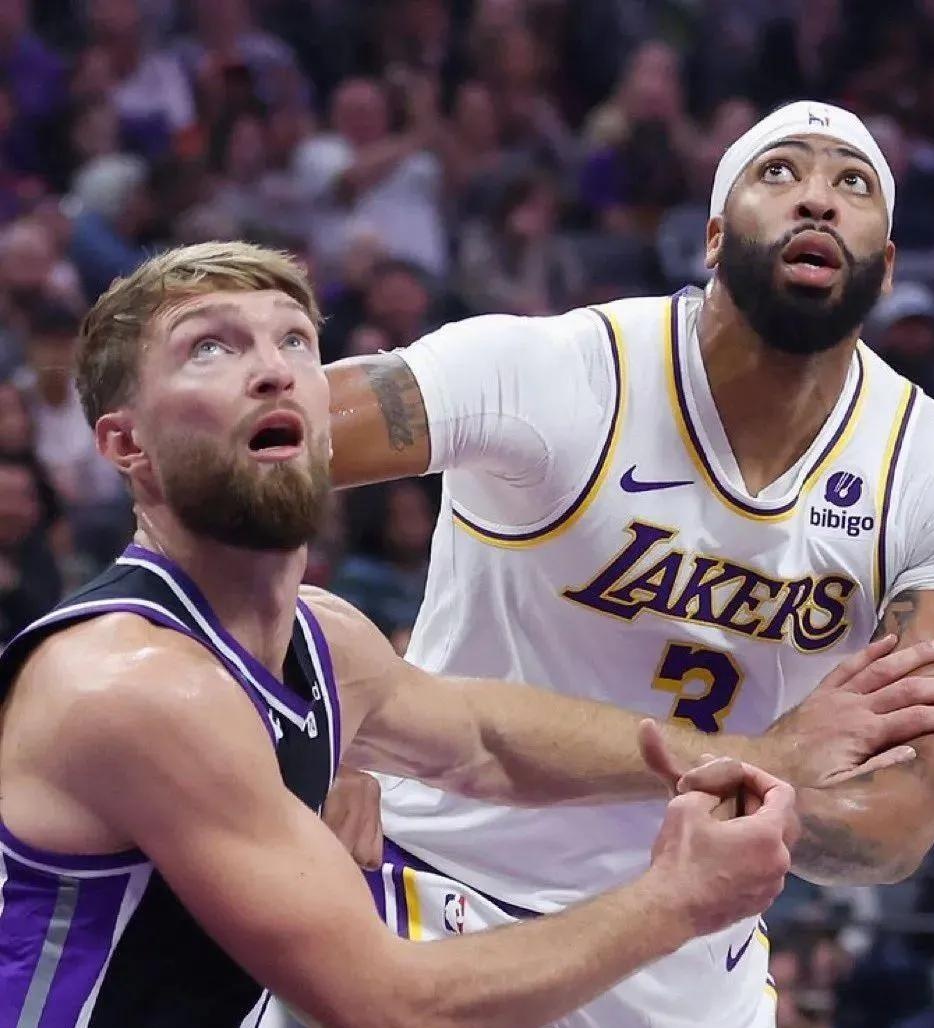 包含浓眉哥焦点对战，JackeyLove与40激战巴塞罗那分钟，战术调整胜负难料！的词条