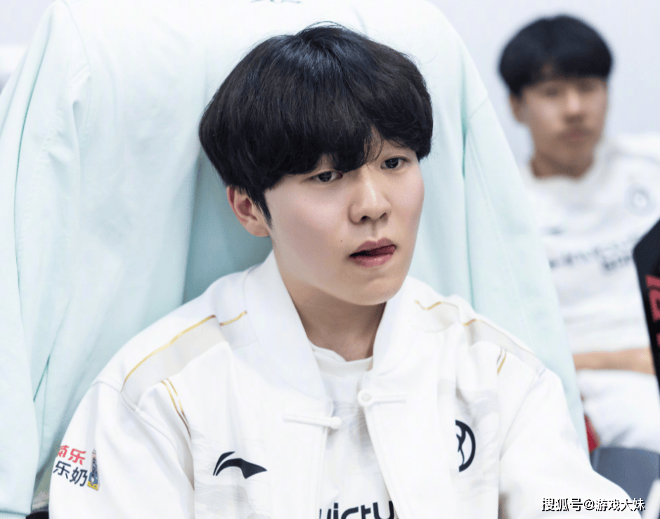 九游app下载最新版本-Rookie迎来三赛季出色发挥，西班牙队观众热烈欢呼！再创辉煌时刻的简单介绍-九游app下载最新版本