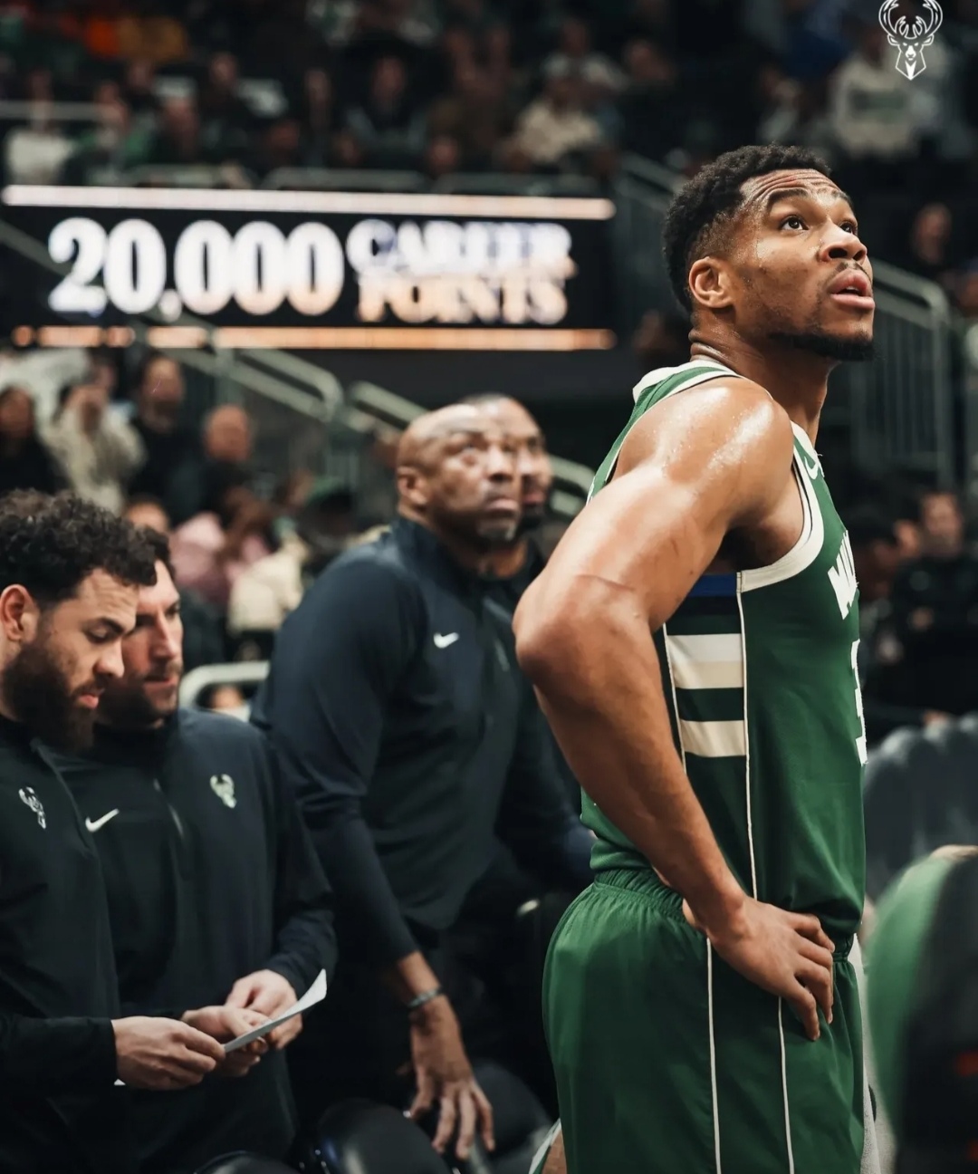 九游app-关于字母哥连续五场比赛得分超过夺冠，西班牙队不断突破！引发球迷热议的信息-九游app